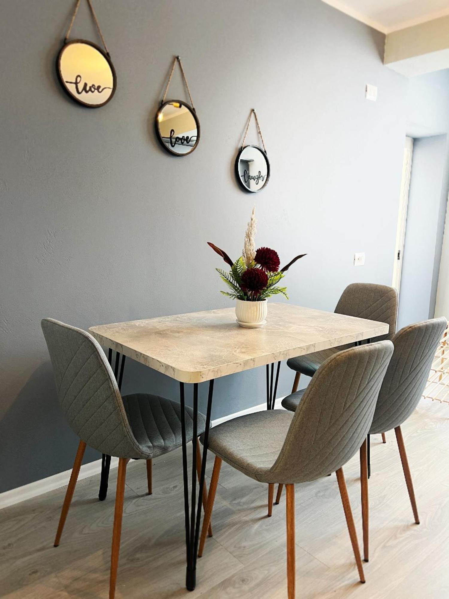 Joyful Apartment Тирана Экстерьер фото