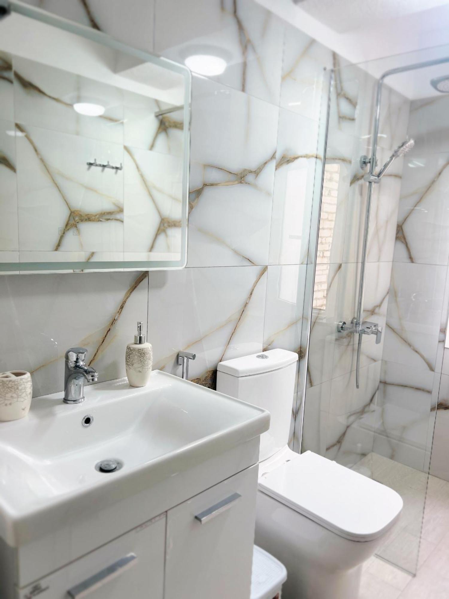 Joyful Apartment Тирана Экстерьер фото